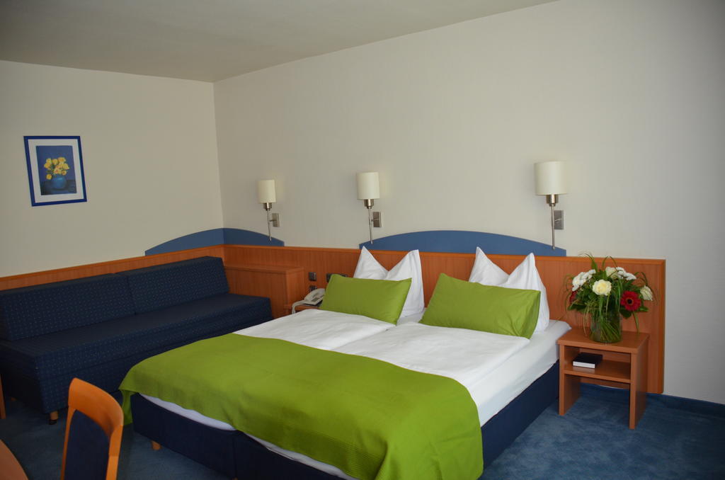 Landhotel Sulzbacher Hof Sulzbach (Hessen) Quarto foto